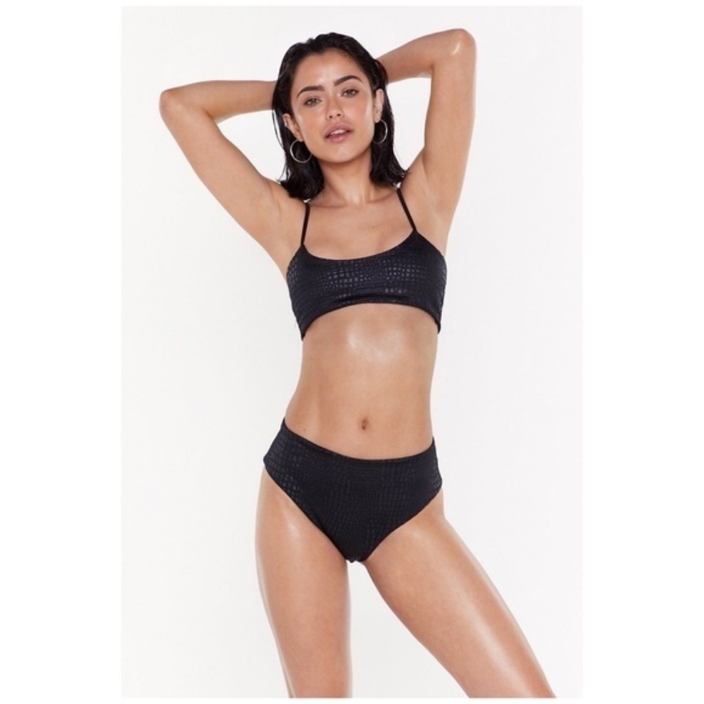 Nasty Gal Black Embossed Crop Top Bikini Set Sz 10